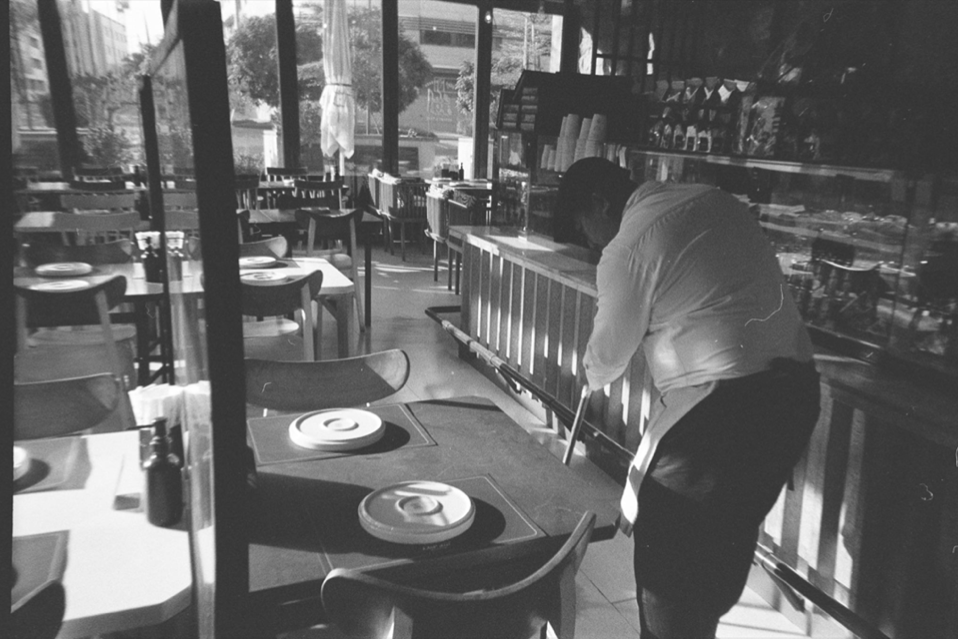 ANALOG — setting tables before service